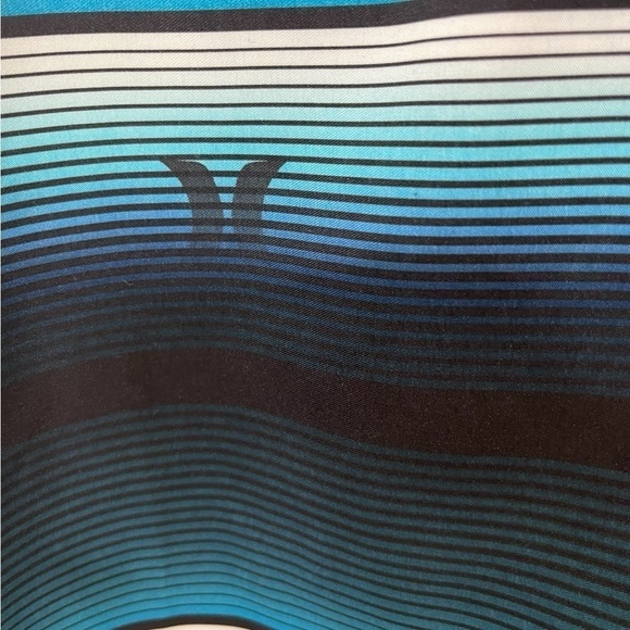 Hurley Size 36 100% Recycled Polyester Men’s blue white and black Board Shorts - Picture 4 of 6